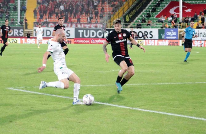 Spor Toto Süper Lig: Corendon Alanyaspor: 1 - Gaziantep Fk: 0 (İ̇lk Yarı)