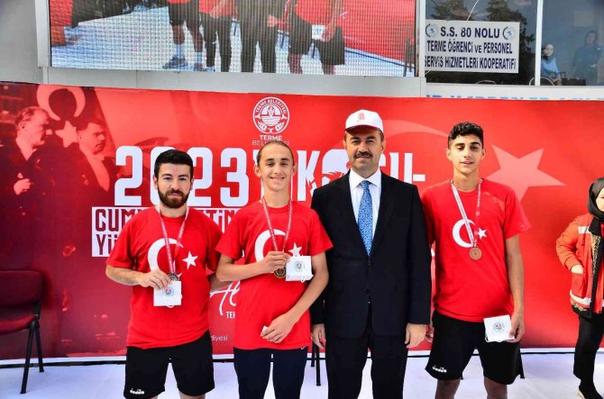 Terme’de 2023 Metrelik Cumhuriyet Koşusu