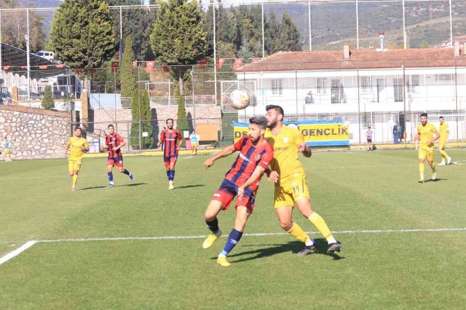 Tff 3.lig: Belediye Derincespor: 0 - Yeni Mersin İ̇dman Yurdu: 0