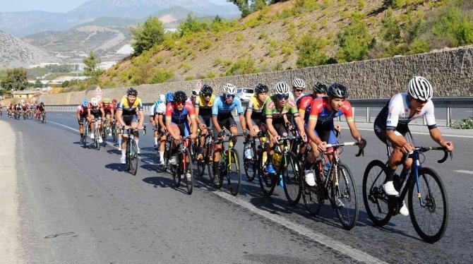 Türkiye Bisiklet Şampiyonası’nda Sezonun Kapanış Yarışları Alanya’da Başladı