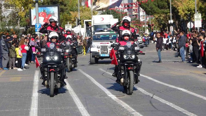 Uşak’ta 29 Ekim Coşkuyla Kutlandı