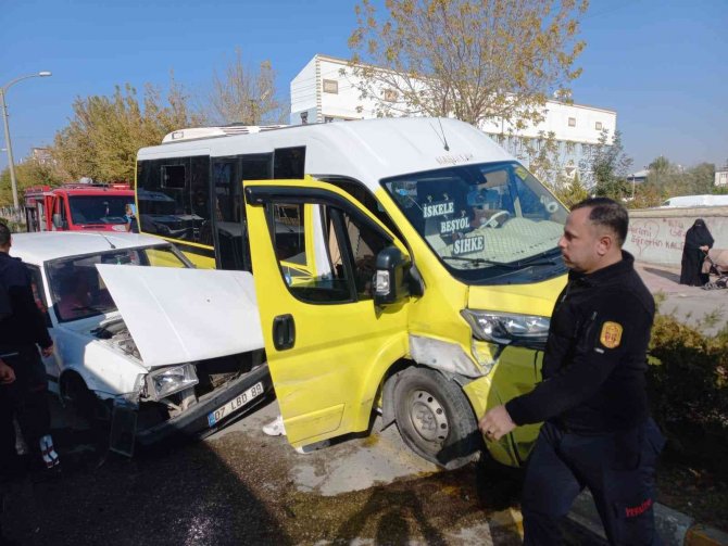 Van’da Trafik Kazası: 5 Yaralı