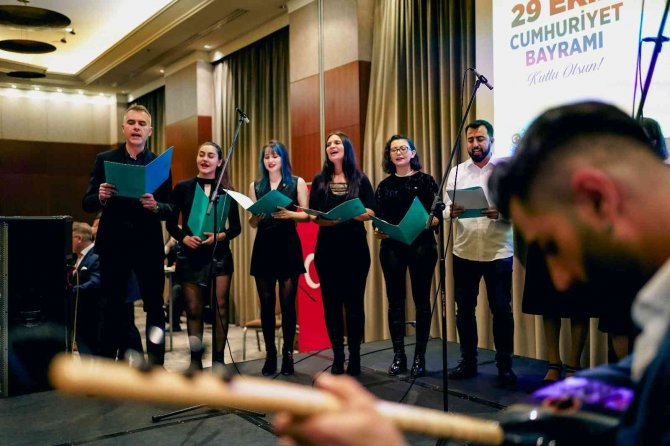 Polonya’da 29 Ekim Cumhuriyet Bayramı Türkçe Şarkılar İle Kutlandı