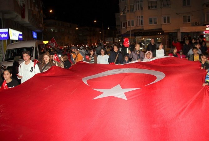 Çınarcık’ta Fener Alayı Yürüyüşü Yapıldı