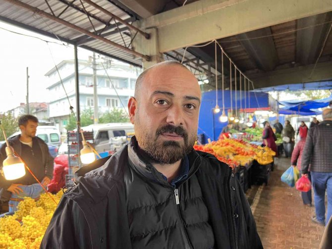 Kışlık Meyveler Pazara İnmeye Başladı