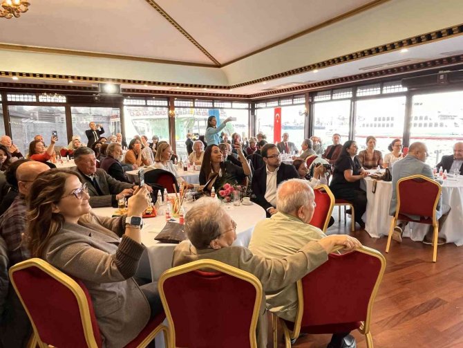 “Zeren Tanındı Armağanı: İ̇slam Dünyasında Kitap Sanatı Ve Kültürü” Kitabı Çıktı