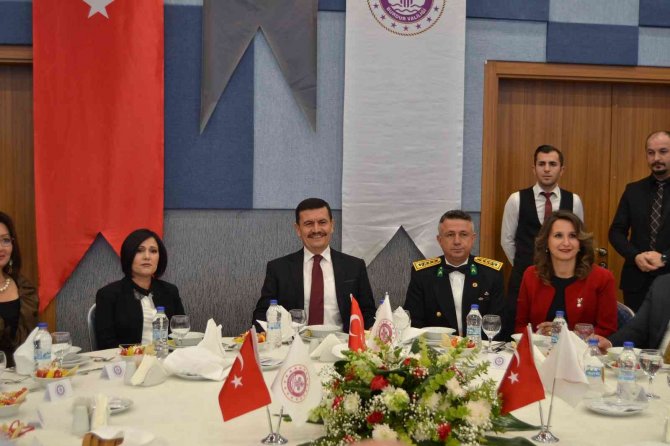 Burdur’da 29 Ekim Resepsiyonu Ve Ece Mumay Konseri