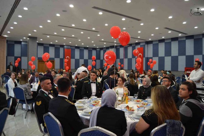 Burdur’da 29 Ekim Resepsiyonu Ve Ece Mumay Konseri