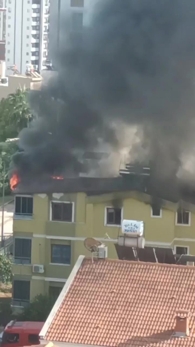 Adana’da Apartman Dairesi Alevlere Teslim Oldu