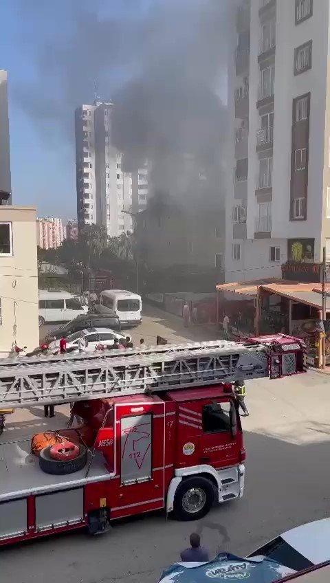 Adana’da Apartman Dairesi Alevlere Teslim Oldu