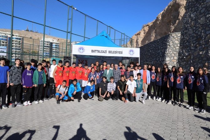 Battalgazi’de Cumhuriyet Kupası Basketbol Turnuvası İlgi Gördü