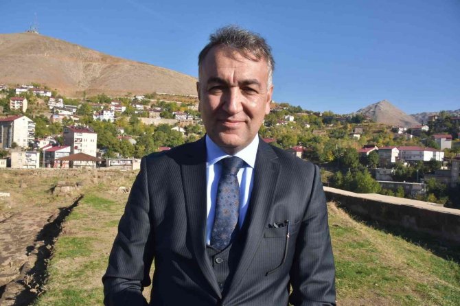 2 Bin 500 Yıllık Bitlis Kalesi’nde Yeni Surlar Ve Yürüyüş Yolları Yapılıyor