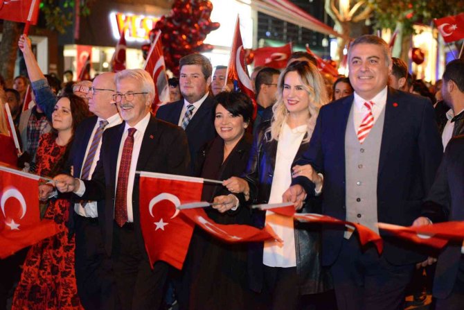 Cumhuriyet’in 99. Yılı Nilüfer’de Coşkuyla Kutlandı