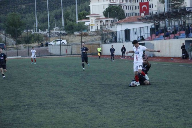 Çal Belediyespor Üçte Üç Yaptı