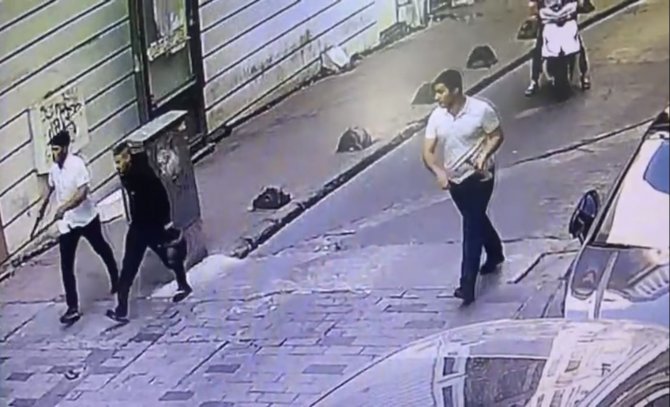 Taksim’de Beyzbol Sopalı Ve Kasklı Dehşet Kamerada: Komadaki Bekçi 4 Ay Sonra Öldü