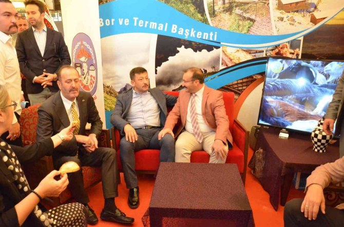 Genel Başkan Yardımcısı Hamza Dağ, Emet Standını Gezdi