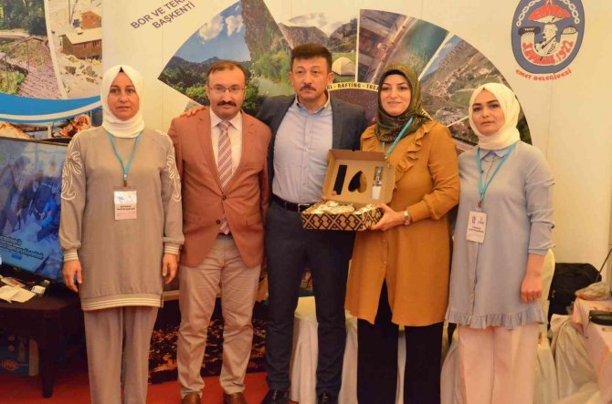 Genel Başkan Yardımcısı Hamza Dağ, Emet Standını Gezdi