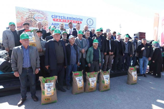 Kahramankazan Belediyesi’nden 550 Çiftçiye Buğday Ve Arpa Tohumu Desteği