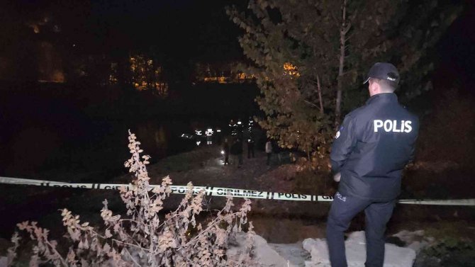 Yaşlı Adamın Cesedi Dere Kenarında Bulundu
