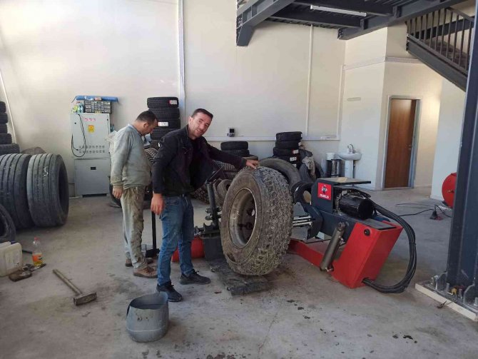 Selde İş Yerleri Yıkılan Sanayi Esnafı Yeni Dükkanlarında Hizmet Vermeye Başladı