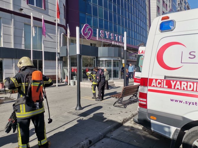 Hastanede Yangın Çıktı, Hastalar Tahliye Edildi