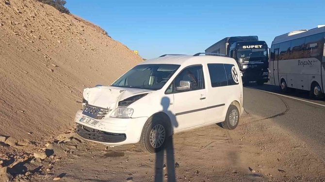 Kırıkkale’de Zincirleme Trafik Kazası: 2 Yaralı