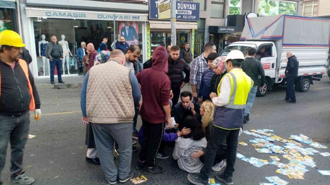 Kırmızı Işıkta Hatalı Sollama Yapan Motosikletlinin Yayaya Çarptığı Kaza Kamerada: 2 Yaralı