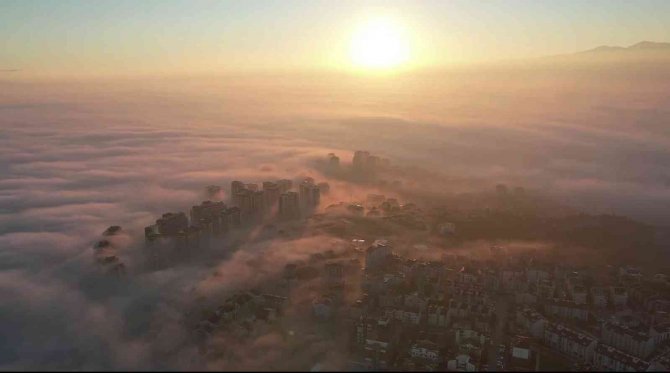 Sis Bulutları Güneş İle Bütünleşti, Ortaya Bu Manzaralar Çıktı