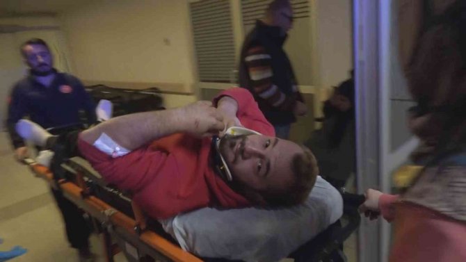 Takla Atan Otomobildeki 2 Kişi Yaralandı