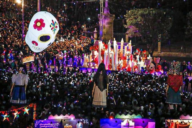 Meksika’daki Ölüler Günü’ne Yoğun İlgi: Geçit Törenine 1 Milyondan Fazla Kişi Katıldı