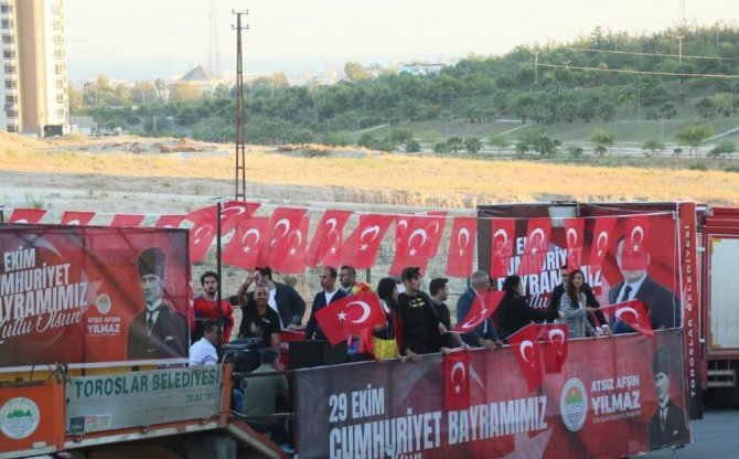 Cumhuriyet Bayramı Tırı, Coşkuyu Tüm Toroslar’a Yaydı