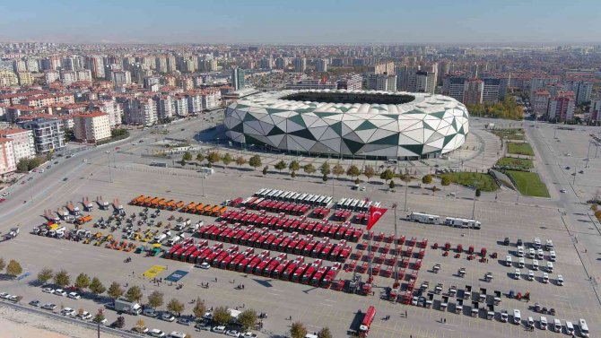 Başkan Altay, Öz Kaynakla 664 Milyon Liraya Alınan 288 Aracın Tanıtımını Yaptı