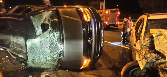 Saadet Partili Üyeleri Taşıyan Minibüs Devrildi: 8 Yaralı