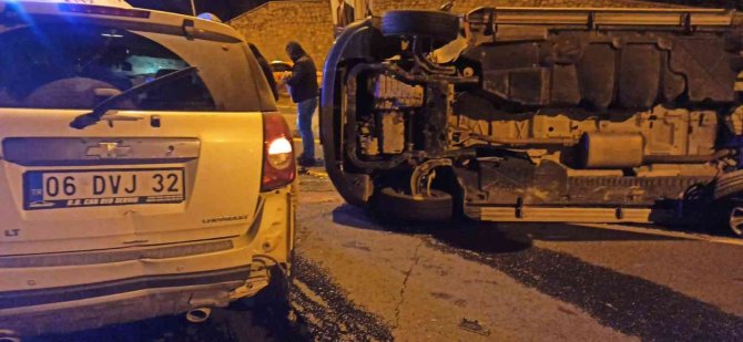 Saadet Partili Üyeleri Taşıyan Minibüs Devrildi: 8 Yaralı