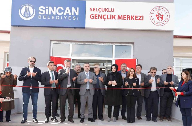 Başkan Ercan, Selçuklu Gençlik Merkezi’nin Açılışını Yaptı