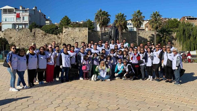 Sinoplu Miniklerden Çevre Temizliği