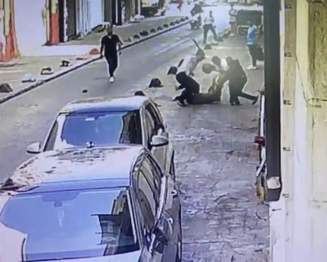 Taksim’de Beyzbol Sopalı Ve Kasklı Dehşet Kamerada: Komadaki Bekçi 4 Ay Sonra Öldü