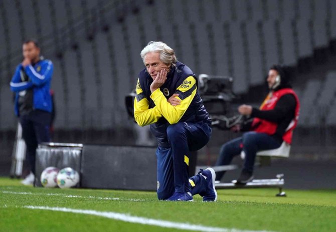 Spor Toto Süper Lig: İ̇stanbulspor: 0 - Fenerbahçe: 2 (İ̇lk Yarı)
