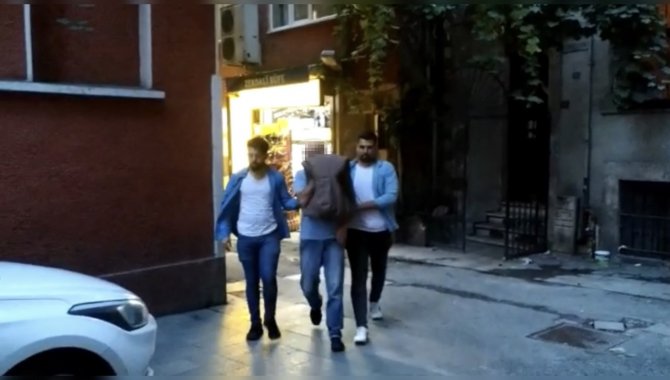 Taksim’de Güven Timleri Çanta Hırsızını Suçüstü Yakaladı