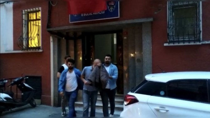 Taksim’de Güven Timleri Çanta Hırsızını Suçüstü Yakaladı