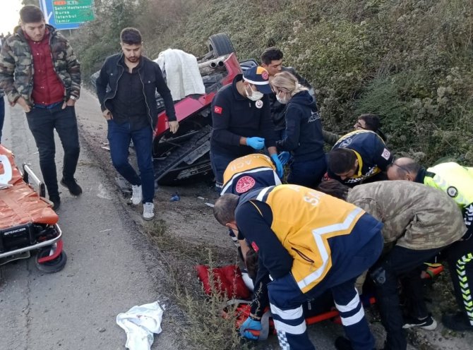Kamyona Çarpan Otomobil Kanala Düştü: 1’i Ağır 4 Yaralı