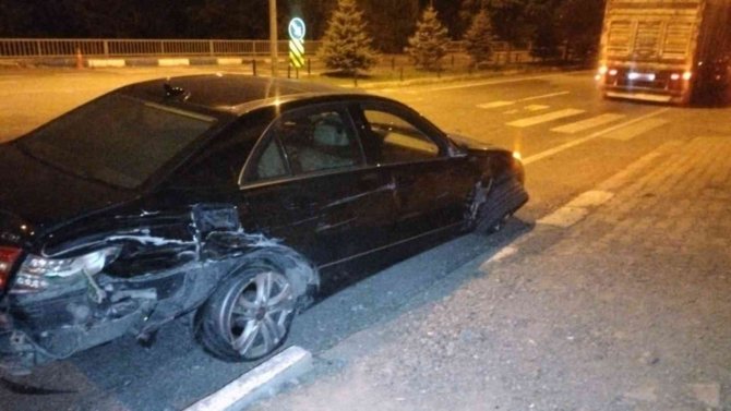Freni Patlayan Araç Yüklü Tır, 3 Araca Çarparak Durabildi