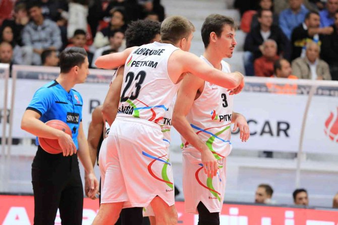 Basketbol Süper Ligi: Aliağa Petkimspor: 80 - Frutti Extra Bursaspor: 72
