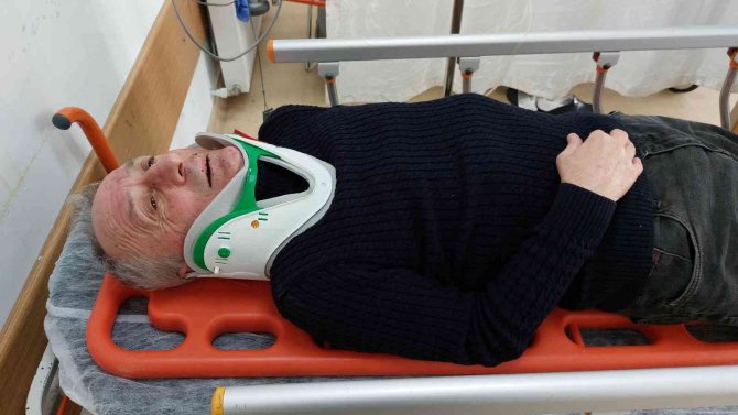 Kahraman Çaycı Balkondan Atlayan Şahsı Tutarak Ölümden Kurtardı