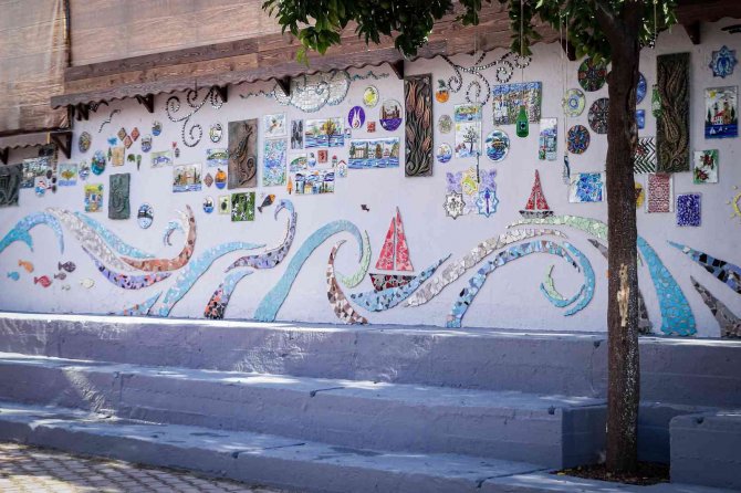 3 Bin 500 Parçadan Oluşan “Atık Sanat Duvarı”