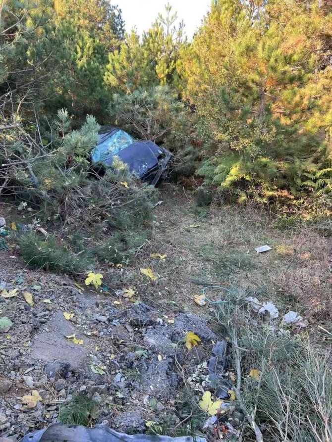 Satılık Otomobil Hurdaya Döndü, Hasar Almayan Tek Yer Satılık Yazısı Oldu