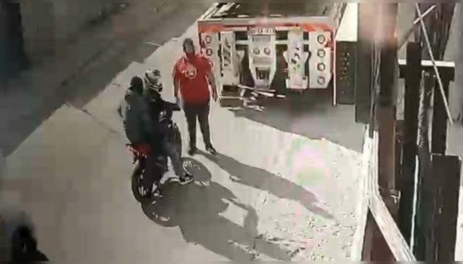 İ̇stanbul’da Silahlı Saldırı Kamerada: Saldırganların Sesine Çıkınca Vuruldu