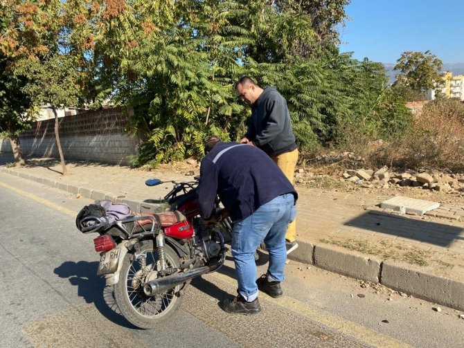 Motosiklet Yayaya Çarptı: 2 Yaralı
