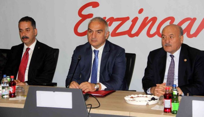 Bakan Ersoy, Erzincan’da Esnaf Ziyaretinde Bulundu