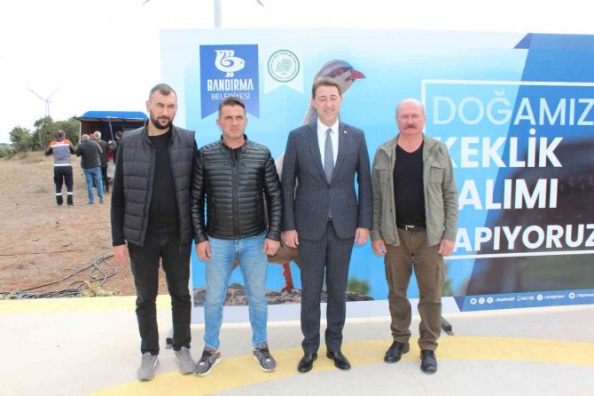 Bandırma’da 250 Kınalı Keklik Doğa İle Buluştu